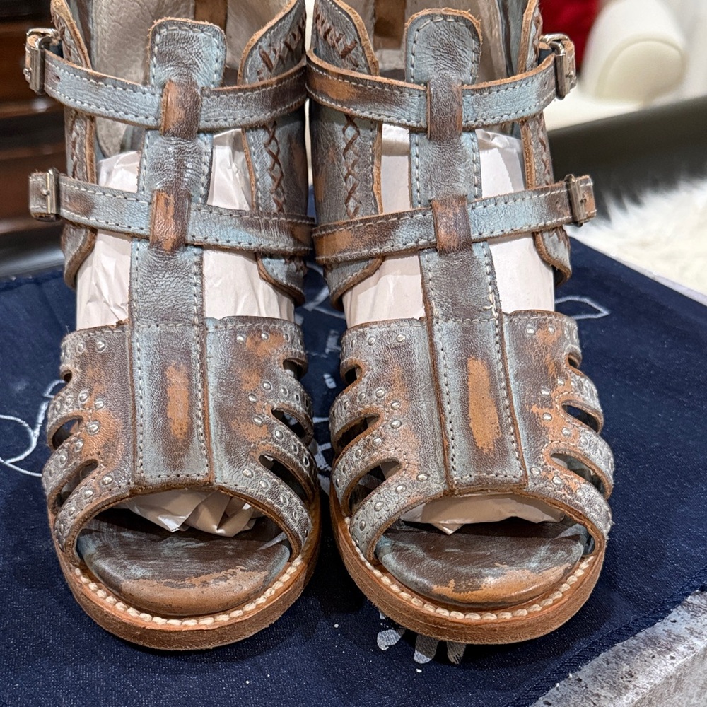 Freebird by Steven Distressed Connor Sandal Heels in ICE - Picture 6 of 14
